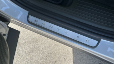 Hyundai SANTA FE 1.6 TGDi Plug-in Hybrid Ultimate 5dr 4WD Auto Estate